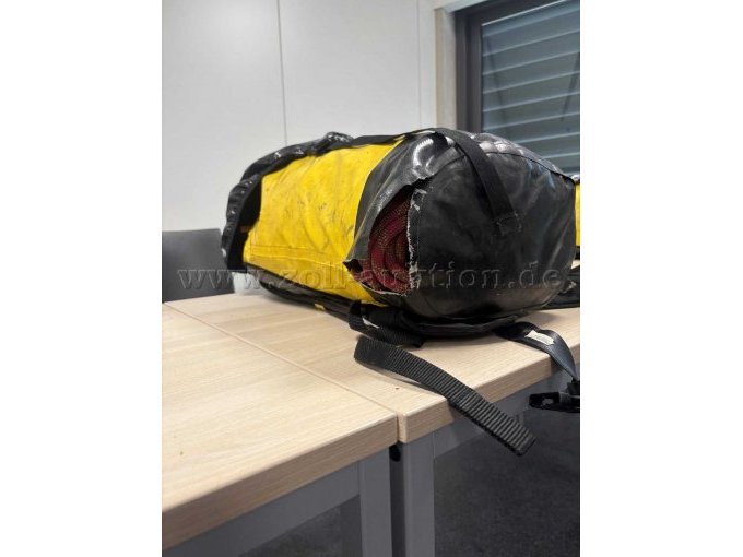 Sack 45l am Boden eingerissen