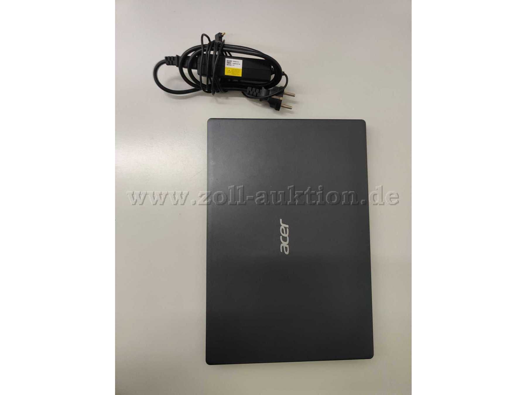 Laptop mit Netzkabel