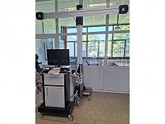 Achsmesscomputer: Ansicht Fahrwagen und Hebebühne von vorn
