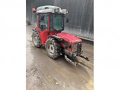 Front- u. Seitenansicht Ackerschlepper