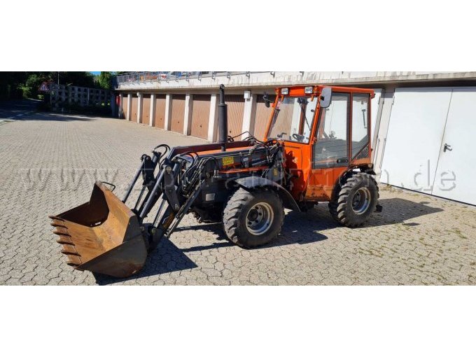 Gesamtansicht Traktor