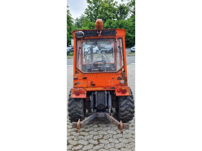 Heckansicht Traktor