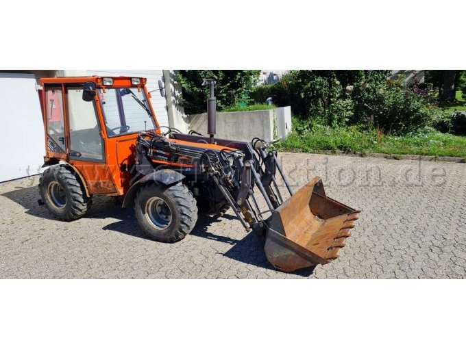 Gesamtansicht Traktor