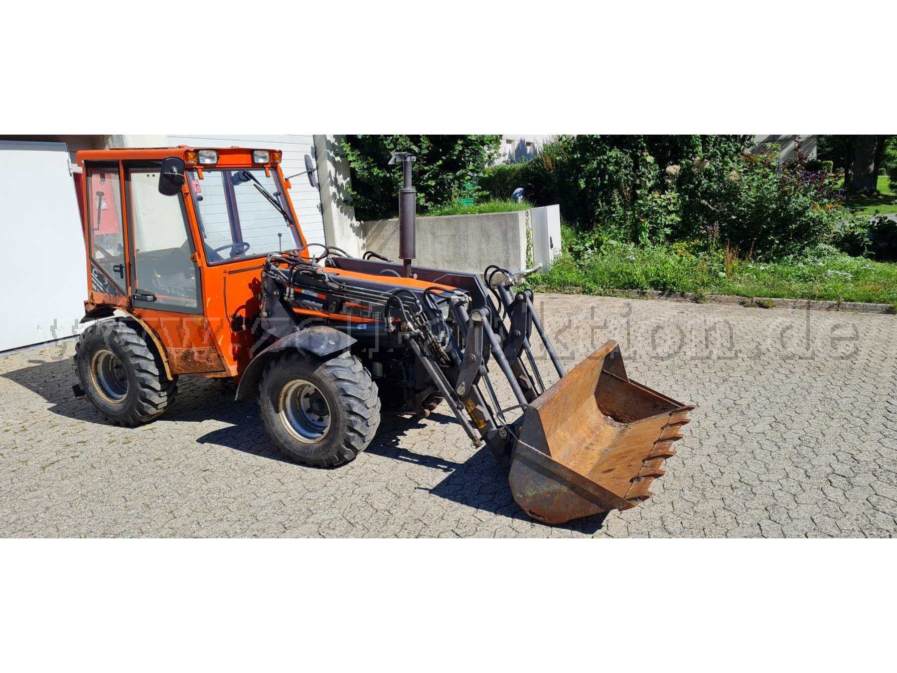 Gesamtansicht Traktor