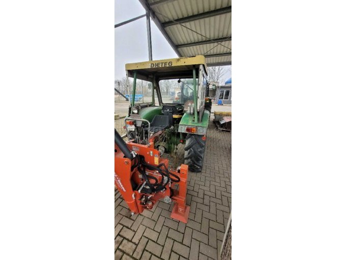 Heckansicht (ohne Anhänger)