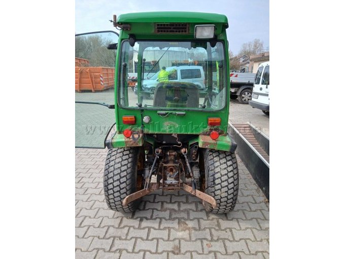Traktor von hinten
