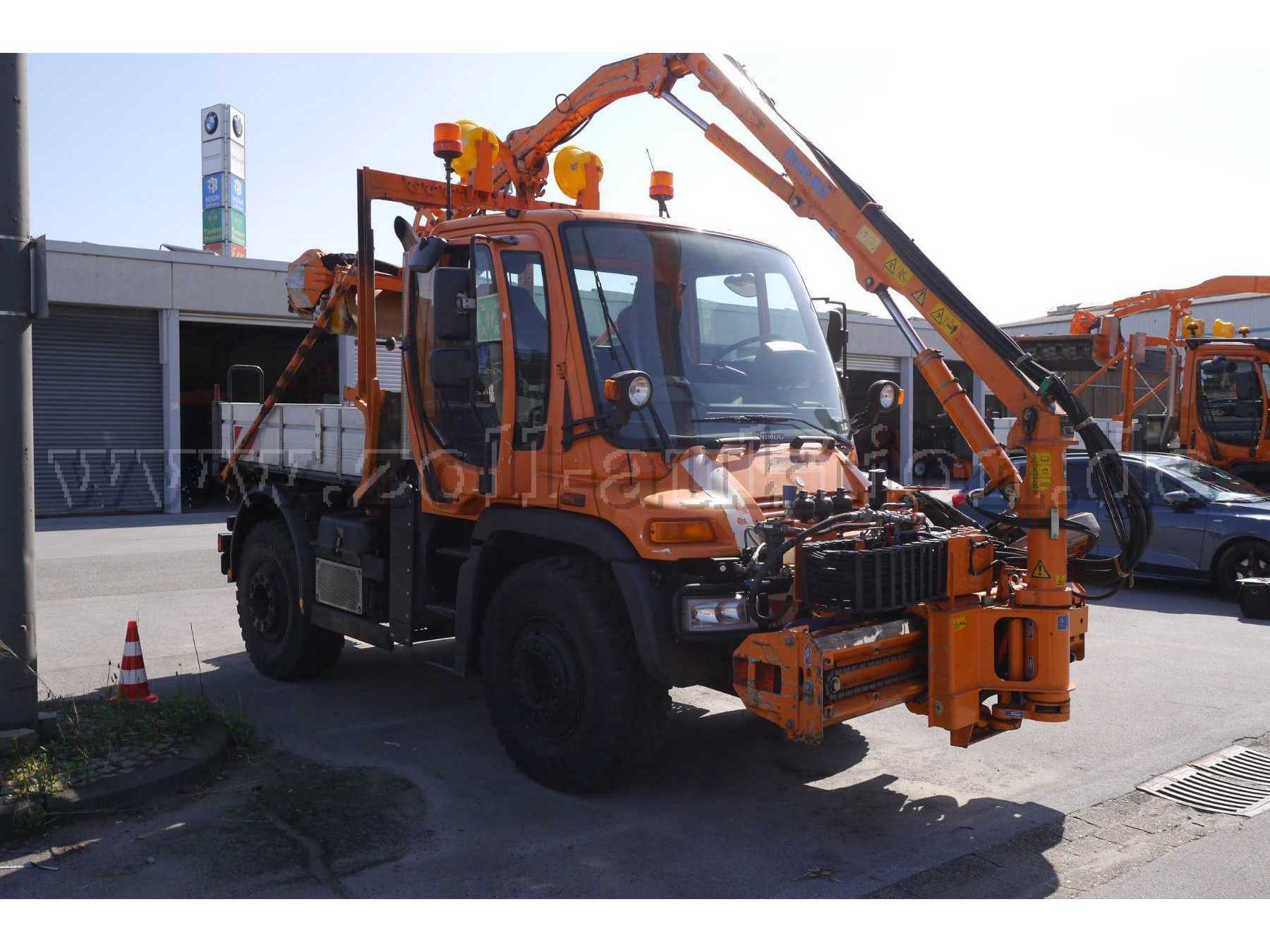 Unimog Fahrzeugansicht Front und Beifahrerseite