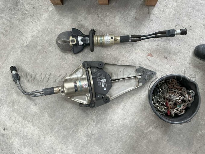 Aggregat mit Schere, Spreitzer und Anschlagketten