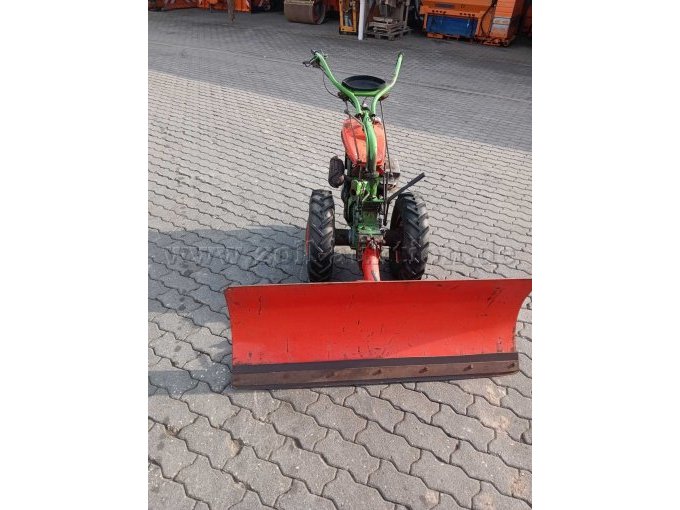 Fahrzeug von vorn