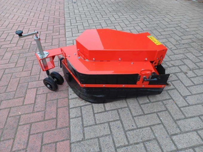 Bild 1 Wildkrausbürste von rechts