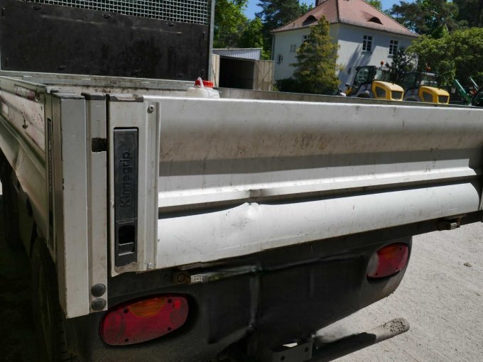 Heckansicht mit Delle