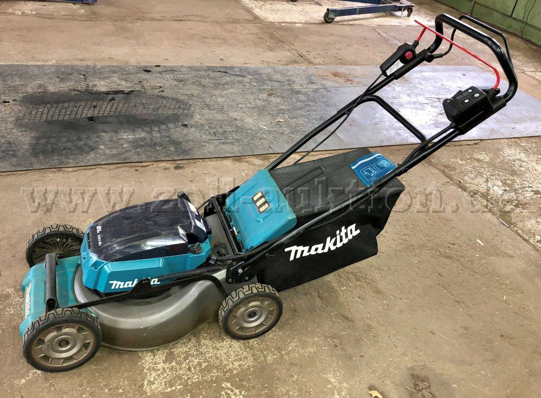 1 台 Makita DLM 465 电池割草机，二手
