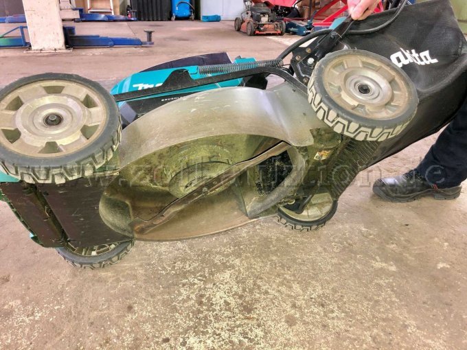 1 Akku-Rasenmäher Makita DLM 465, gebraucht – foto 2 – kavel bij Zoll-Auktion, Gifhorn