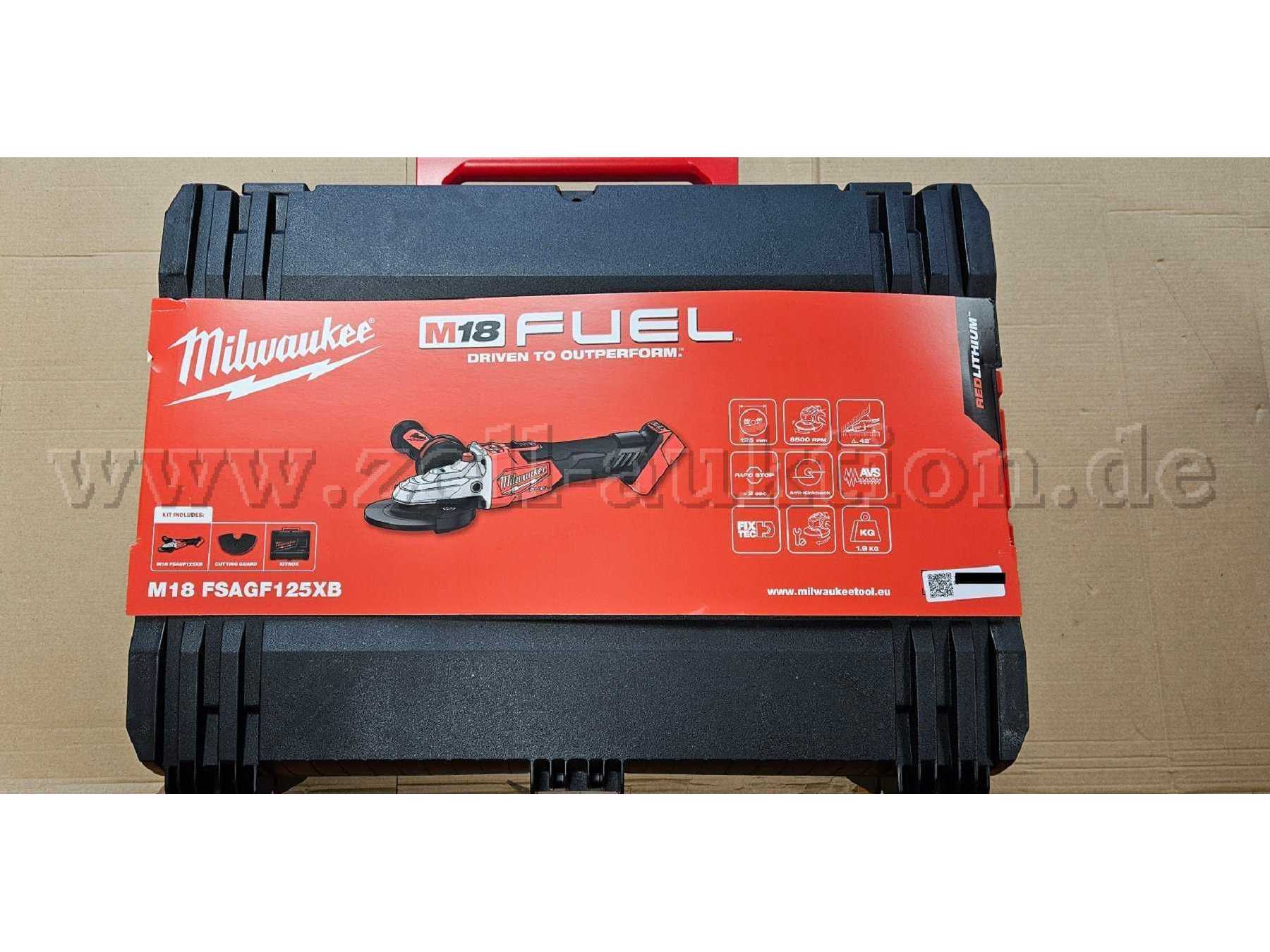 Koffer mit Winkelschleifer