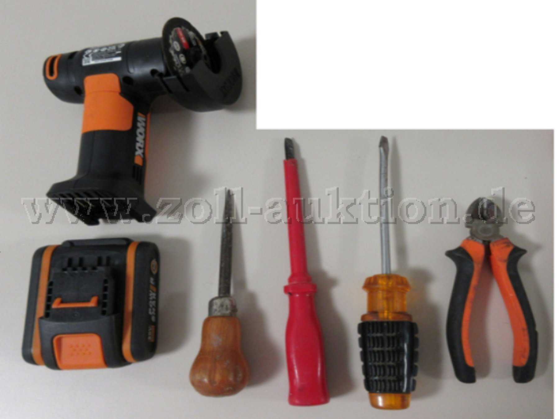 zu versteigerndes Paket aus Winkelschleifer, Seitenschneider, Feile und 2 Schraubenziehern