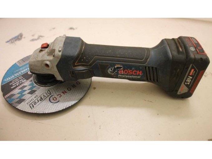 1 Akku-Winkelschleifer „Bosch“ Professional GWS 18-125