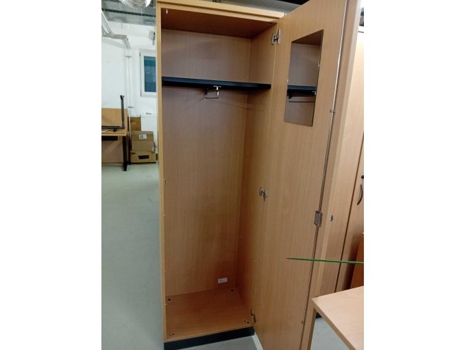 Ansicht innen mit Garderobe