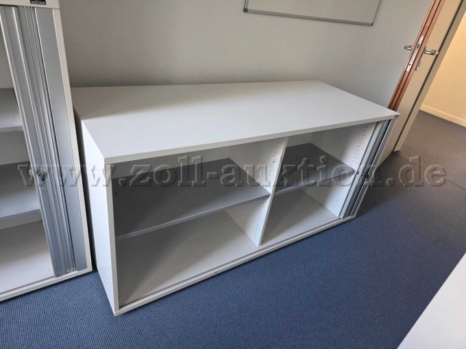 Schrank offen