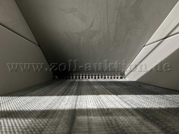 Einzug des Aktenvernichters