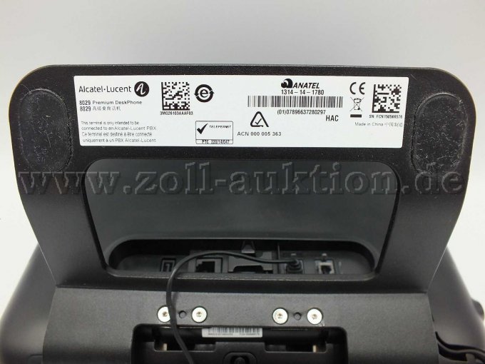 Typenbezeichnung und CE-Kennung.