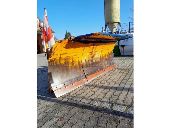 linke Seitenansicht vorne