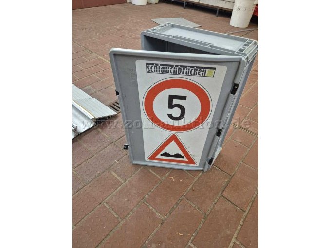 Transportbox als Warnschild