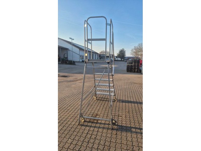 Plattformleiter von hinten