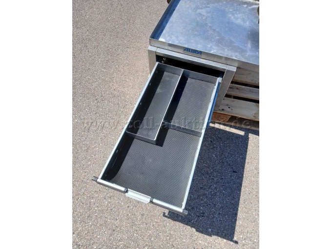 obere Schublade