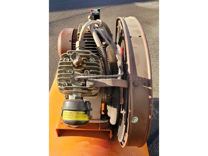 Seitenansicht Motor