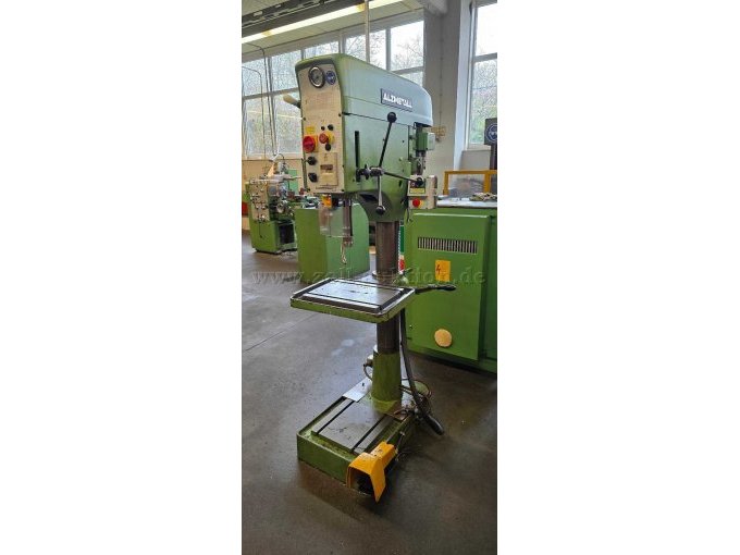 Vorderansicht Bohrmaschine