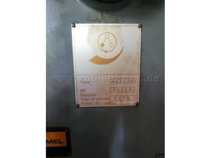 Ansicht Typenschild mit Maschinennummer und Baujahr