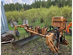 Anbaugrader seitlich vorn