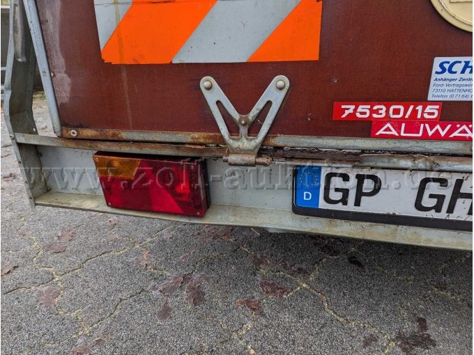 Roststelle hinten links am Rahmen und am Schlag