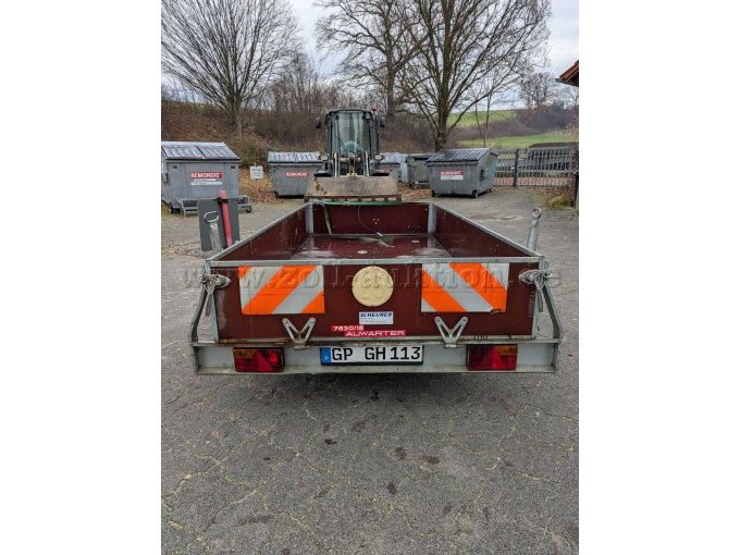 Anhänger von hinten