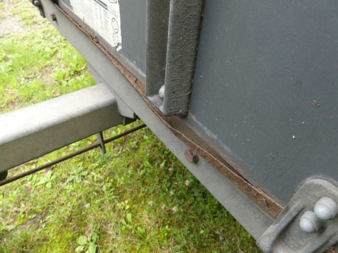 Bordwand vorn beschädigt und durchgerostet