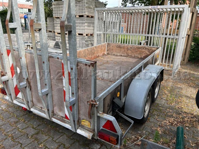 hinten
