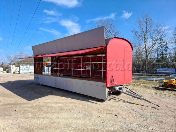 Vorne links aufgeklappt