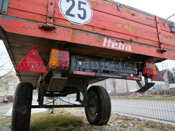 Heckansicht unterhalb