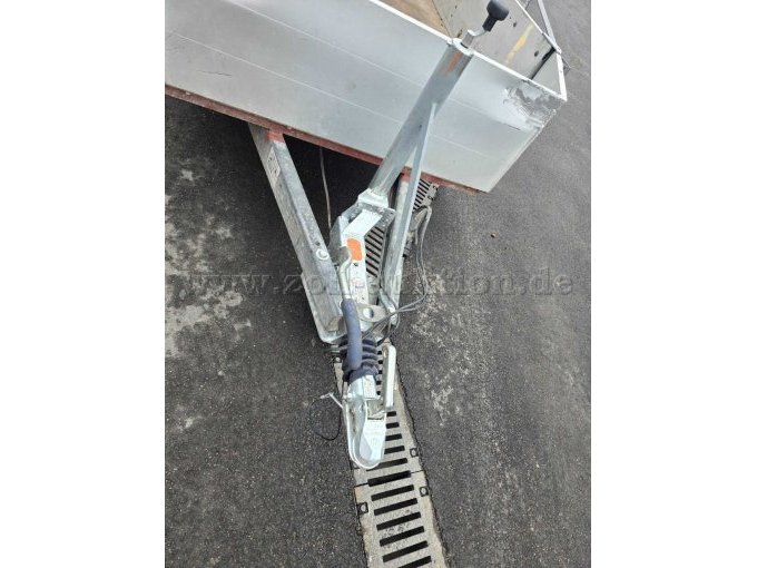 Abbildung Deichsel mit Zugeinrichtung