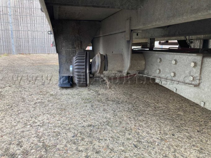 Gummifederachse beschädigt