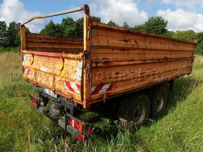 Seitenansicht, starker Rostbefall, Dellen