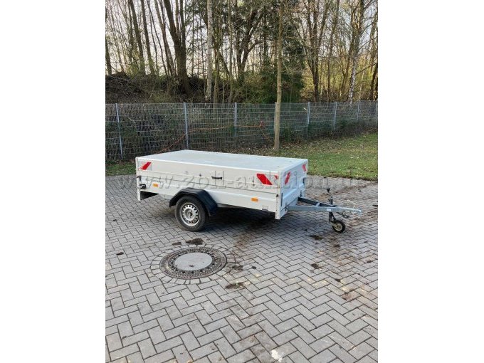 Anhänger Humbaur HA 75, Ansicht vorne/Seite rechts
