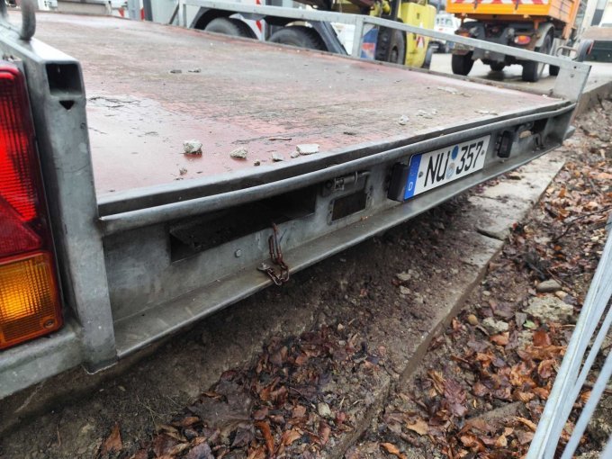 Anhänger Humbaur SDAH Heckansicht