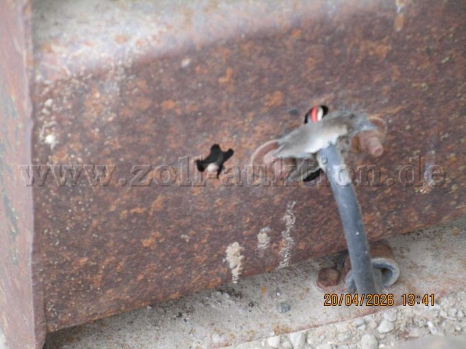 Loch am Träger beim Rücklicht