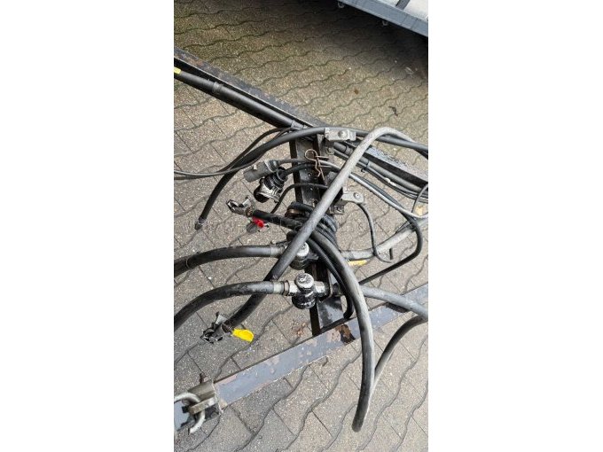 Ansicht elektr.- und Druckluftversorgung