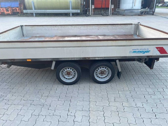 Anhänger Meyer Seitenansicht rechts