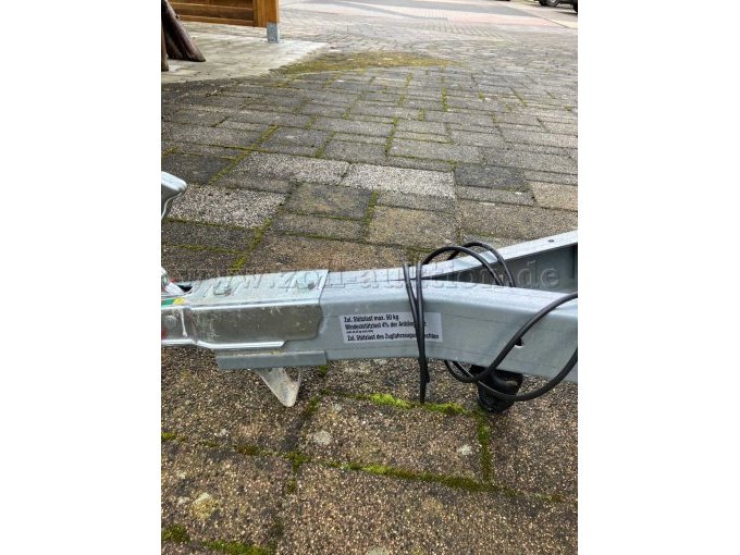 Deichsel mit Angaben Stützlast