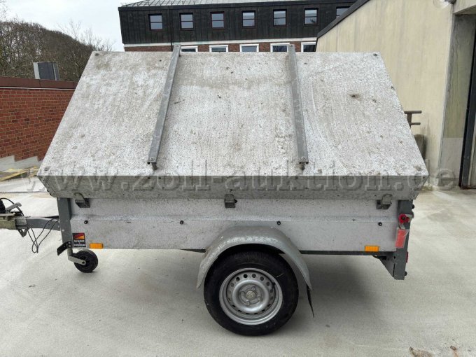 Seitenasicht links offen