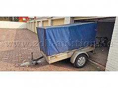 Anhänger in voller Pracht