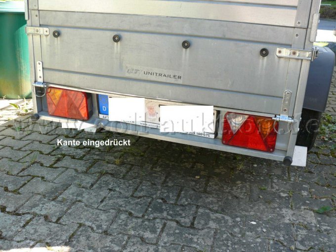 Anhänger Kante eingedrückt
